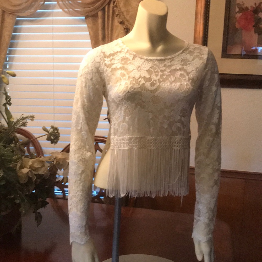 LACE FRINGE TOP